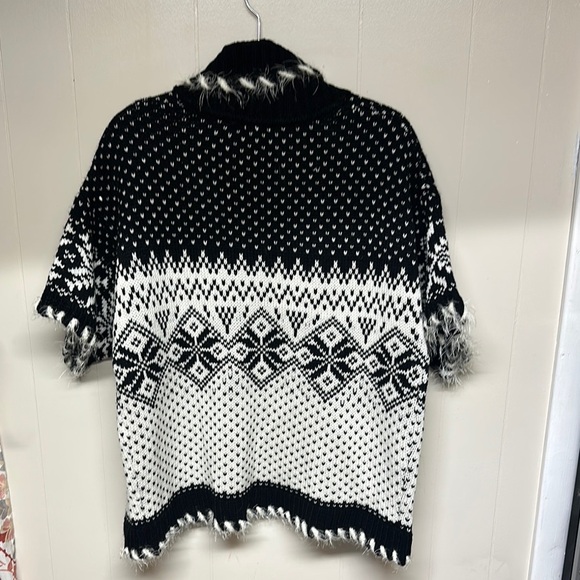 Westbound Petites Cardigan Sweater Wrap Shrug Fuzzy Fringe Womens - Picture 4 of 11